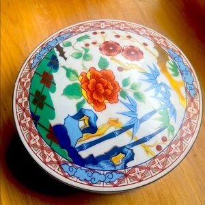 Sakura Imari Ware handcrafted hand painted porcelain lidded box dish bowl round